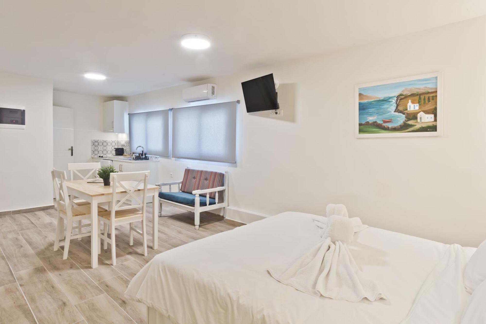 Posidonia Luxury Suites カルパトス エクステリア 写真