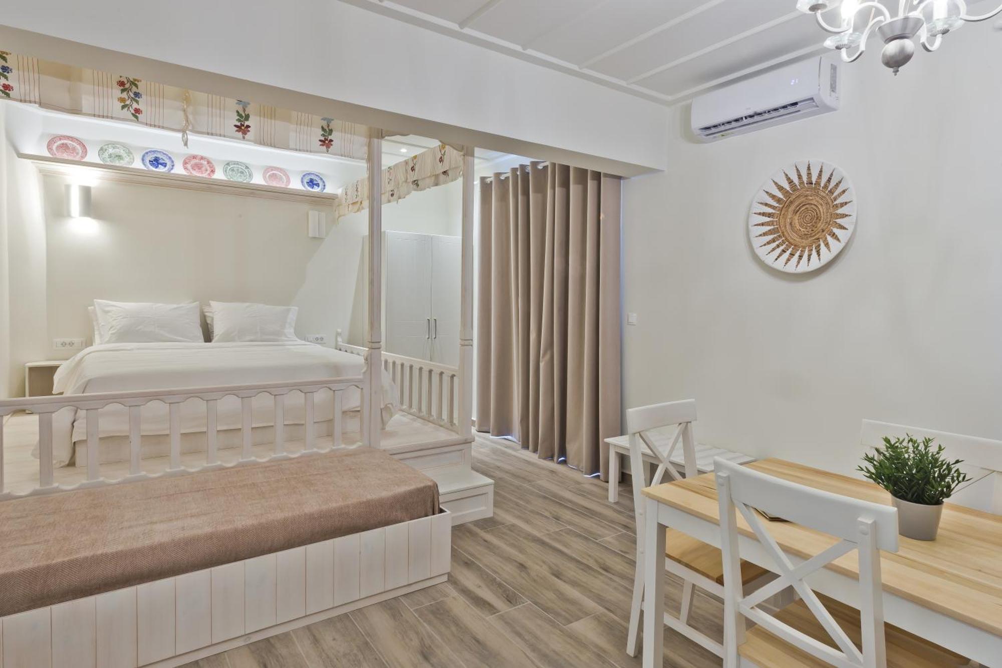 Posidonia Luxury Suites カルパトス エクステリア 写真